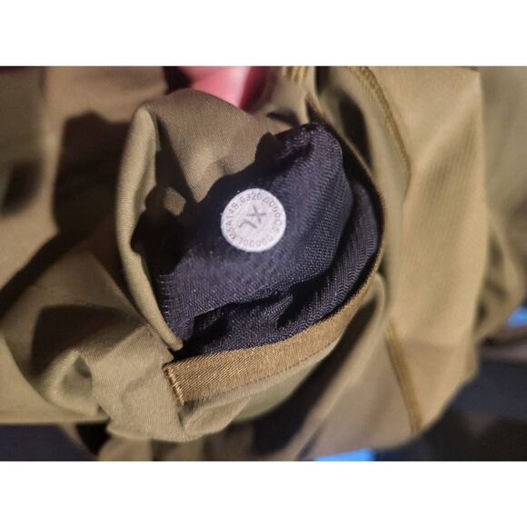 Lululemon Tights Men's XL Army Green Surge Cropped Running Leggings Reflective - Picture 4 of 4